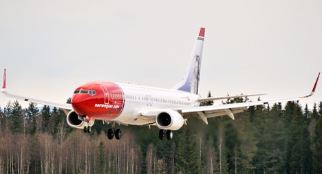 ‘Al-Qaeda bomb’ note grounds Norway plane