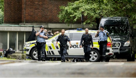 Bomb scare and shooting at Oslo Uni