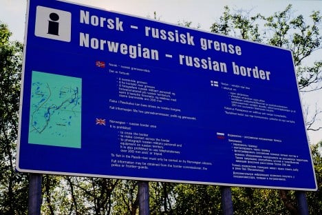 A sign along the border. Photo: Berit Keilen, Scanpix
