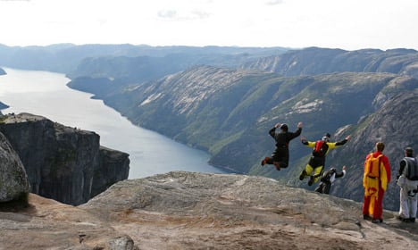 Foreign base jumper ‘presumed dead’ in Norway