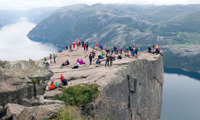 Geologists fear Norway's famed Preikestolen could collapse