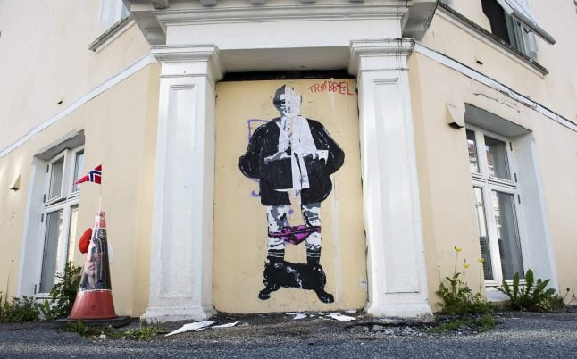 New politician street art appears at site of Norway’s ‘minister crucifixion’ painting