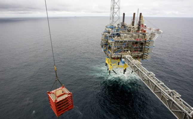 Norway sovereign fund scales back plans to reduce oil investments